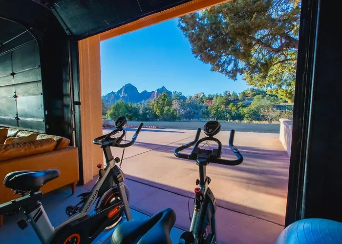 5 Bed 3 Bath Uptown Sedona-game Room-sauna-cold Plunge-jacuzzi-gym Holiday home