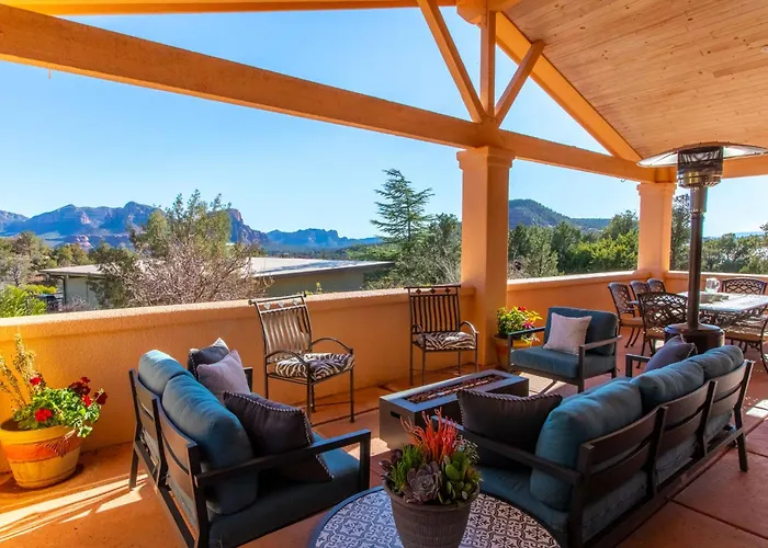 5 Bed 3 Bath Uptown Sedona-game Room-sauna-cold Plunge-jacuzzi-gym Holiday home *