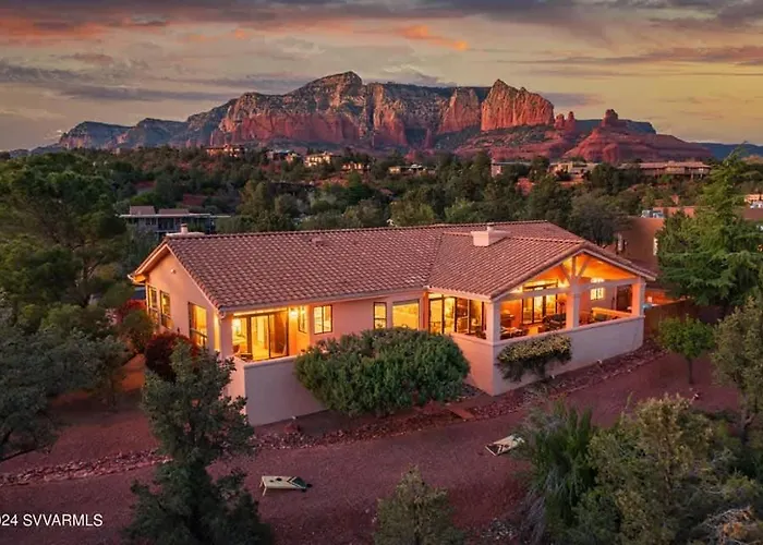 5 Bed 3 Bath Uptown Sedona-game Room-sauna-cold Plunge-jacuzzi-gym Holiday home