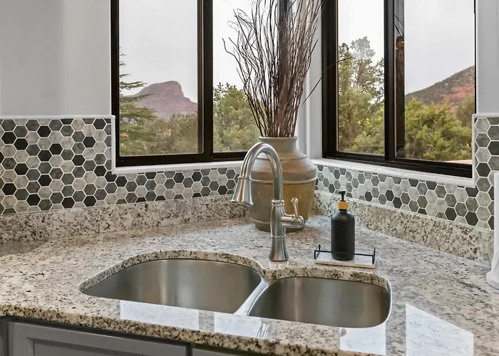 5 Bed 3 Bath Uptown Sedona-game Room-sauna-cold Plunge-jacuzzi-gym * Sedona