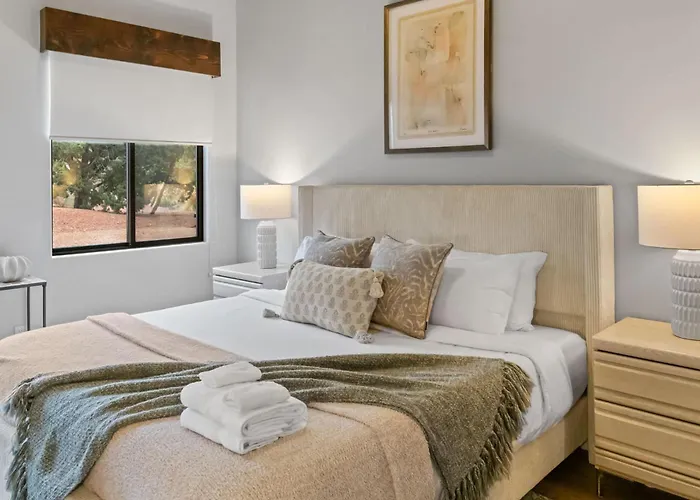 Holiday home 5 Bed 3 Bath Uptown Sedona-game Room-sauna-cold Plunge-jacuzzi-gym *