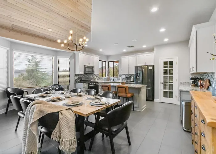 5 Bed 3 Bath Uptown Sedona-game Room-sauna-cold Plunge-jacuzzi-gym Sedona