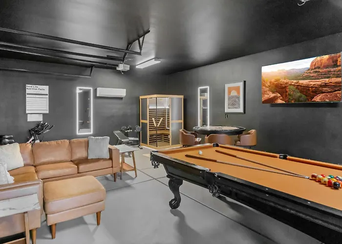 5 Bed 3 Bath Uptown Sedona-game Room-sauna-cold Plunge-jacuzzi-gym Holiday home